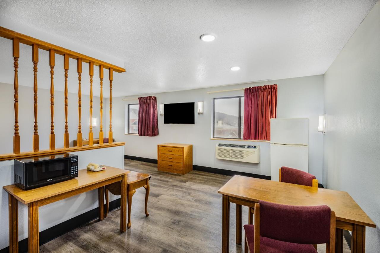 Hotel Super 8 By Wyndham Waynesburg Exterior foto